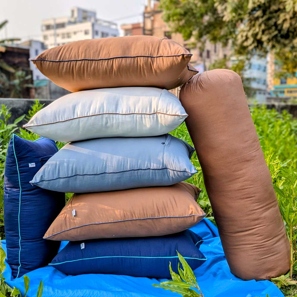 6 Head Pillow & 1 Side Pillow